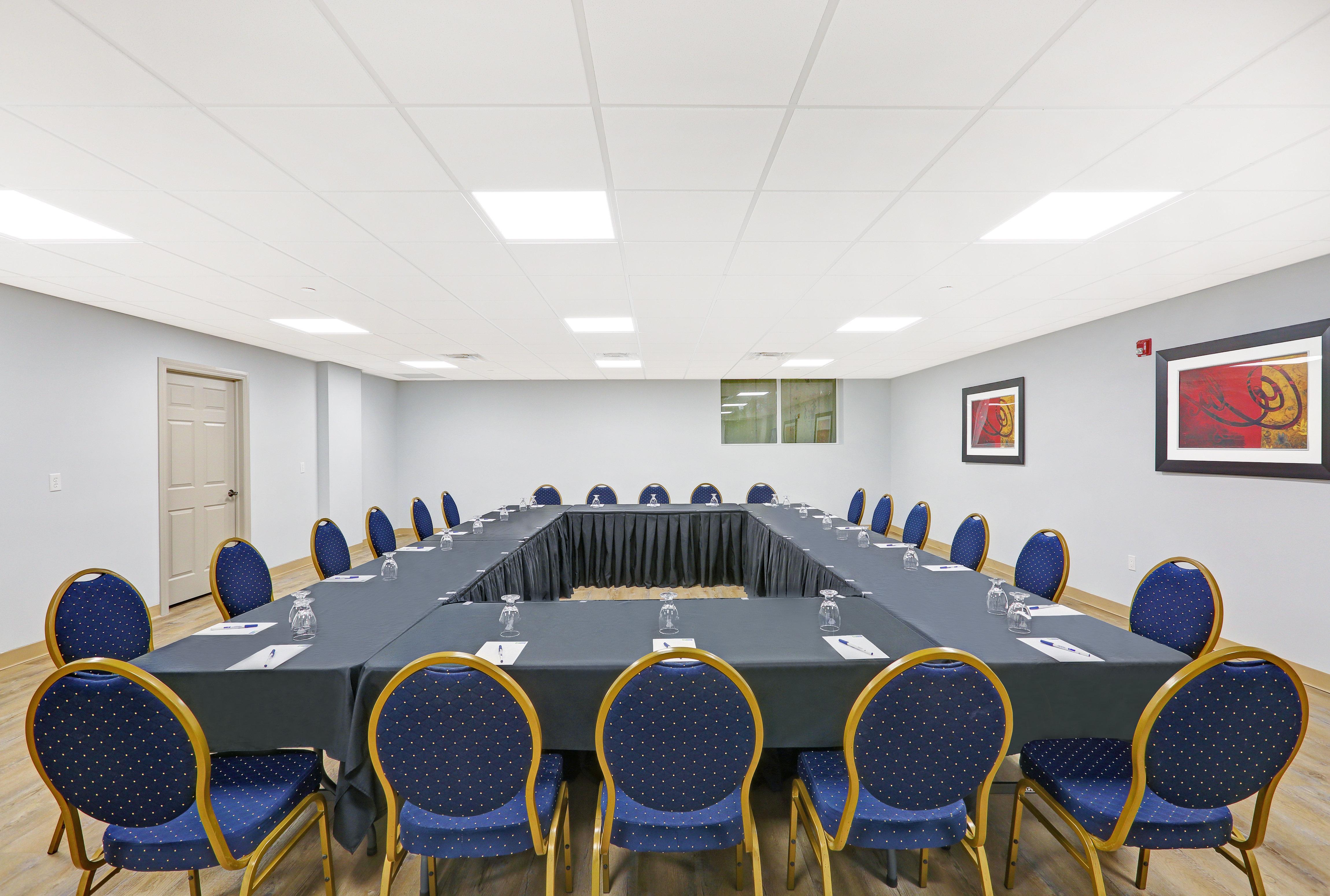 Holiday Inn Express & Suites - Woodstock, On Canada Экстерьер фото