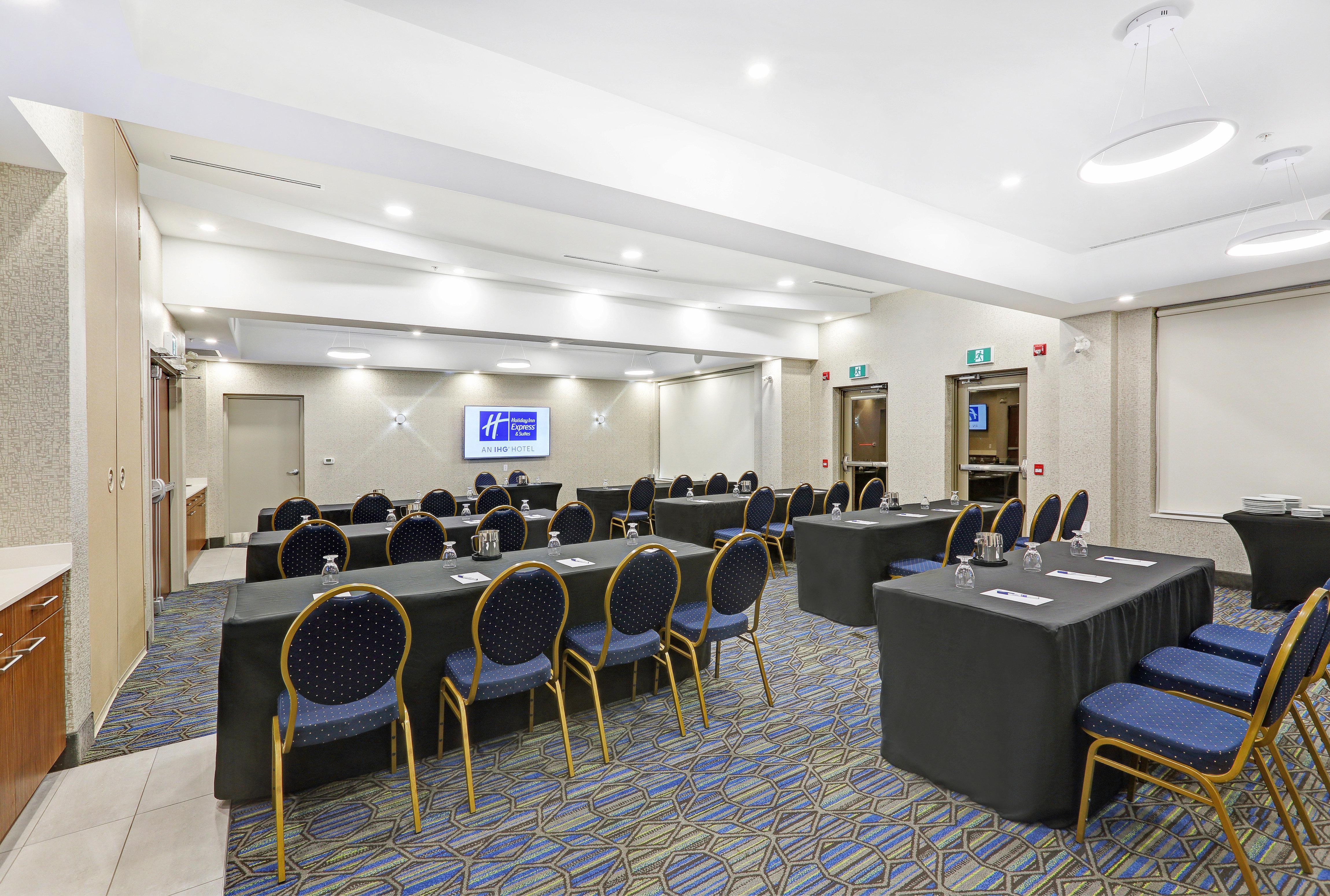 Holiday Inn Express & Suites - Woodstock, On Canada Экстерьер фото